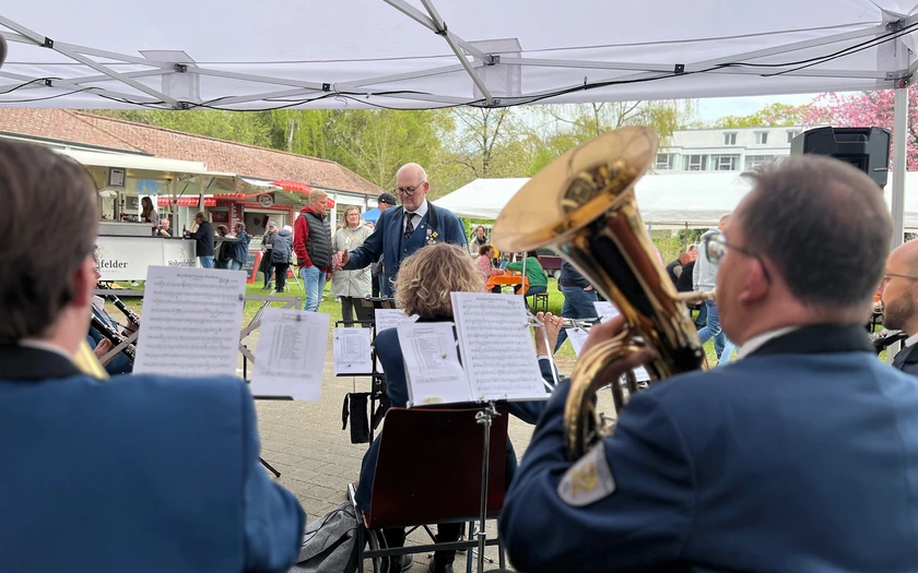 Kurorchester beim Frühlingsmarkt