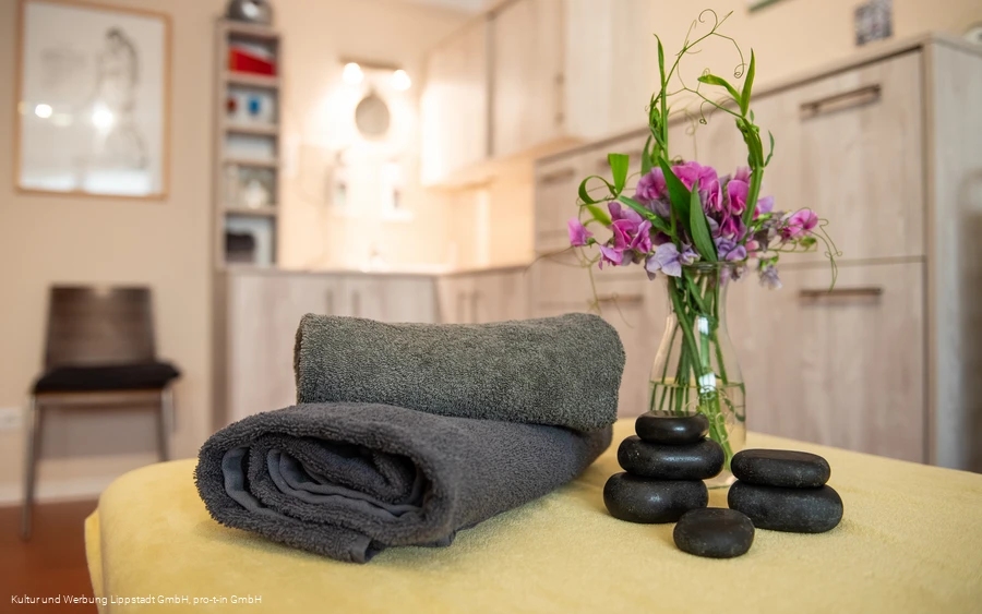 Naturheilpraxis Holtdirk (c) KWL Kultur und Werbung Lippstadt GmbH Pro-t-in GmbH (3).jpg Naturheilpraxis Holtdirk (c) KWL Kultur und Werbung Lippstadt GmbH Pro-t-in GmbH (3).jpg