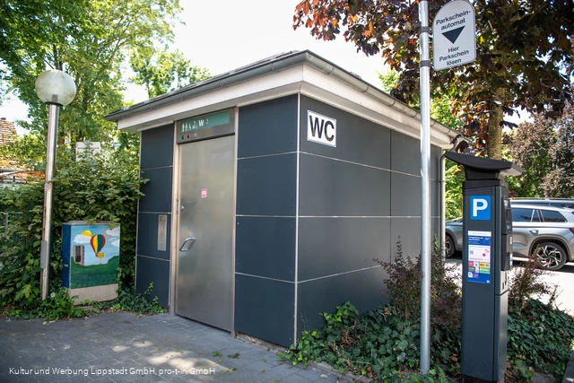 Öffentliche_Toilette_Postpark_(c) KWL Kultur und Werbung Lippstadt GmbH Pro-t-in GmbH (1).jpg