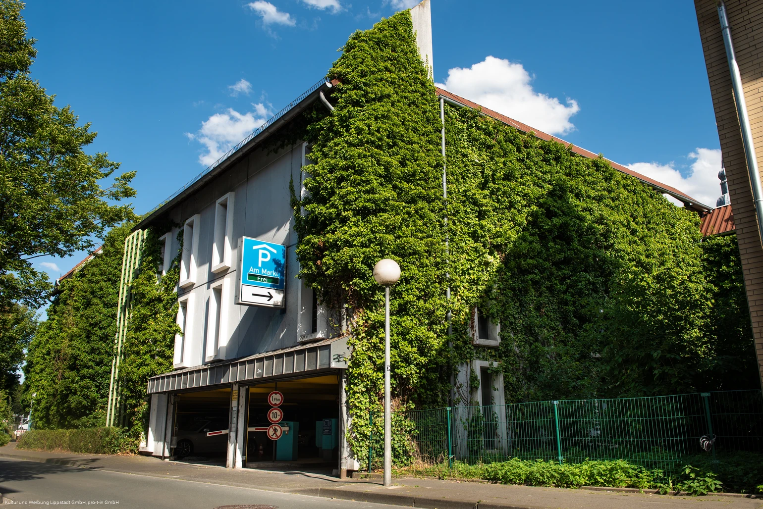 Parkhaus Mühlenstraße Marktstraße (c) KWL Kultur und Werbung Lippstadt GmbH Pro-t-in GmbH (1).jpg